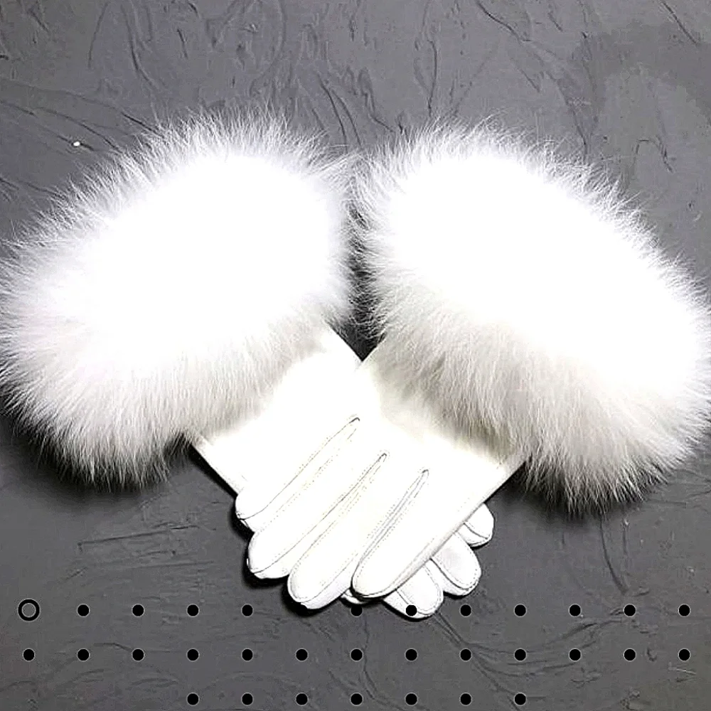 πNWT White Soft Leather Gloves With White Fox Fur and Velvet Lininβ¦ - Picture 4 of 11